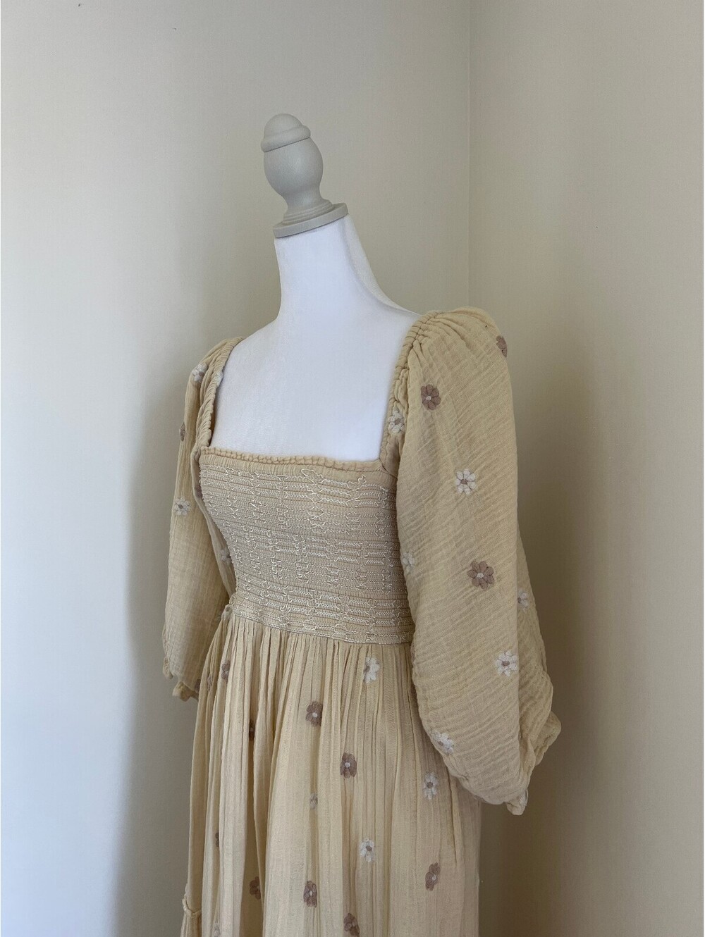 Free People - Smocked Yellow Bodice Floral Maxi Dress with Puff Sleeves, Size XS - Picture 4 of 9